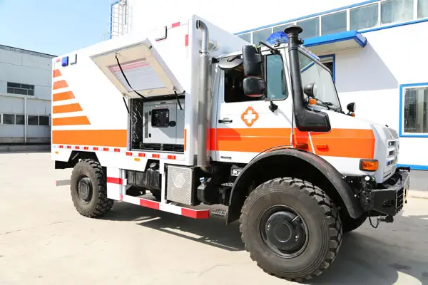 Mercedes Benz 4WD 4X4 off Road Diesel Medical All-Terrain Ambulance