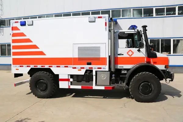 Mercedes Benz 4WD 4X4 off Road Diesel Medical All-Terrain Ambulance