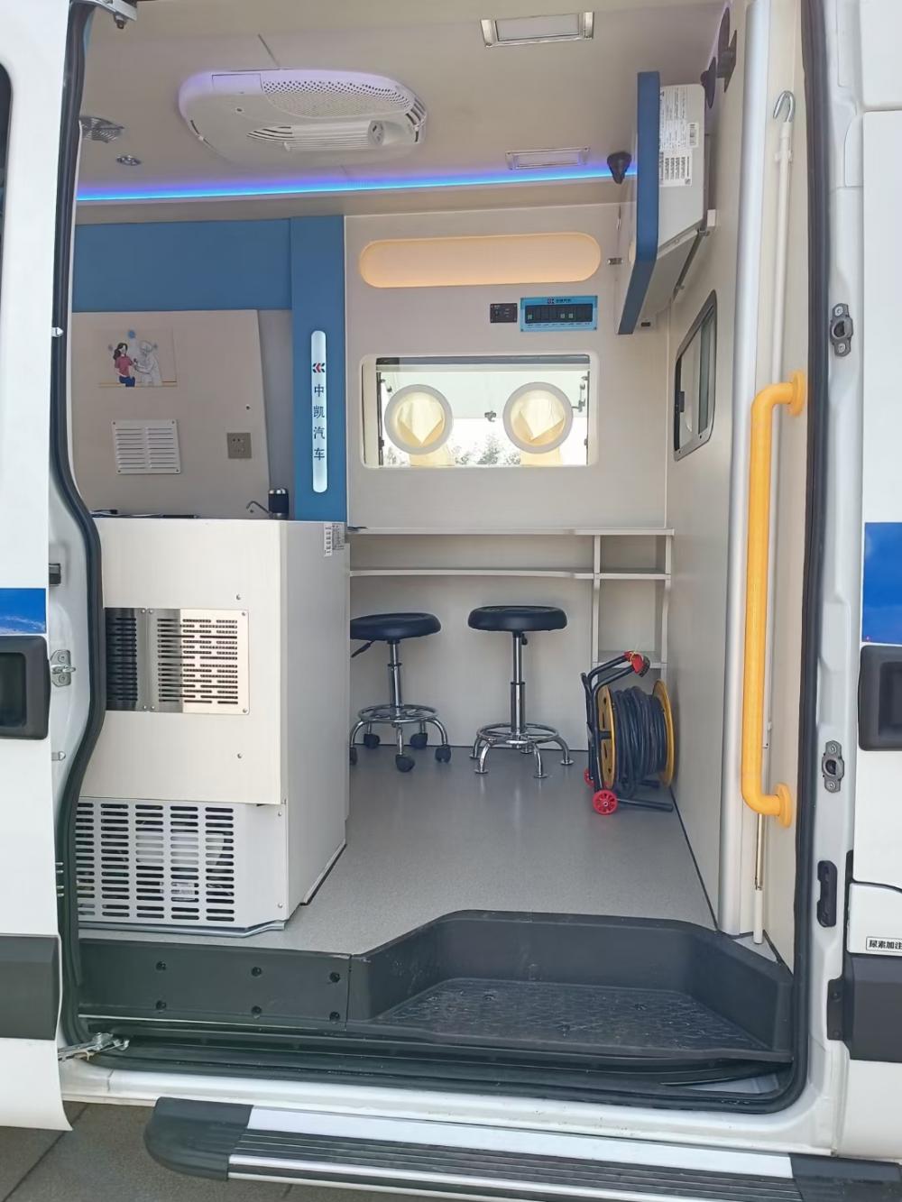 Move vaccination Car Custom ambulance