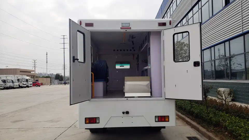 Japan ISUZU Mobile Clinic Truck