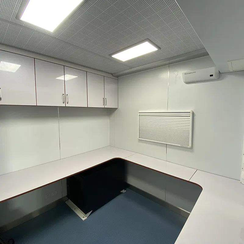 HOWO 8X4 Mobile Clinic Truck mounted medical examination body check up clinic hospital prebuiltair ambulance