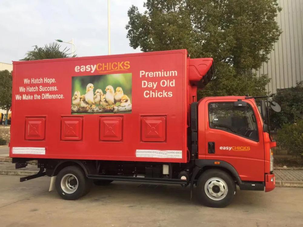Sinotruk HOWO 4m Box Poultry Day Old Seedings Transported Trucks