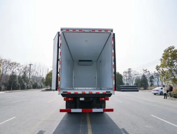 Shacman 10-15tons Refrigerated Cooling Freezer Box Truck