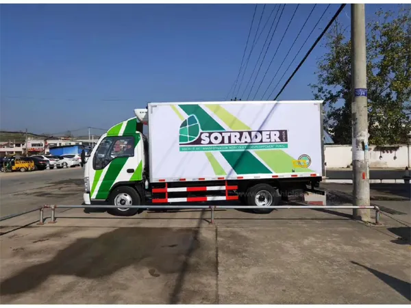 Isuzu Small 5Ton Refrigerated Van Truck