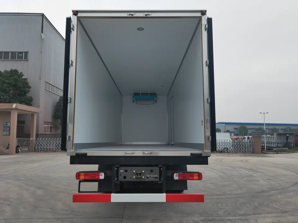 HOWO 6X4 20tons Refrigeration Reefer Van Truck