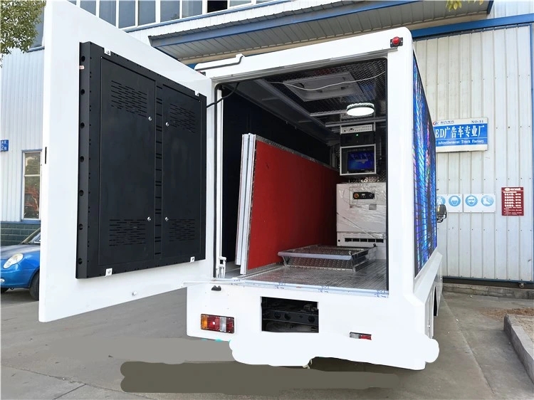 Isuzu P6 LED Digial Mobile Stage Billboard Advertising Truck