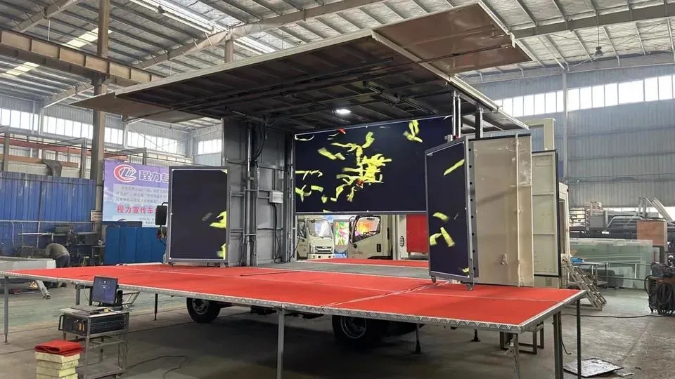HOWO LED Display Screen Wingspan Hydraulic Folding Stage Mobile Stage Truck