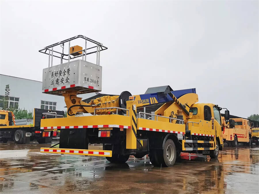 Isuzu 25 Meters Telescopic Arm Skylift Truck