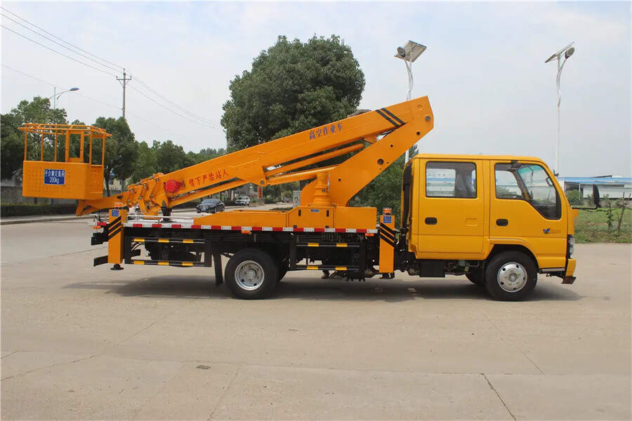 Isuzu Double Row meters aerial truck