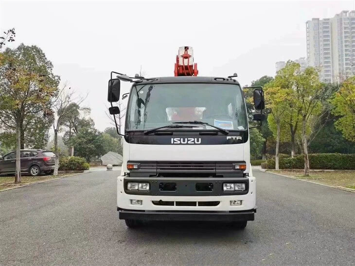 Isuzu FTR 35meters aerial bucket truck