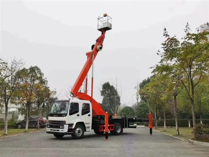 Isuzu FTR 35meters aerial bucket truck