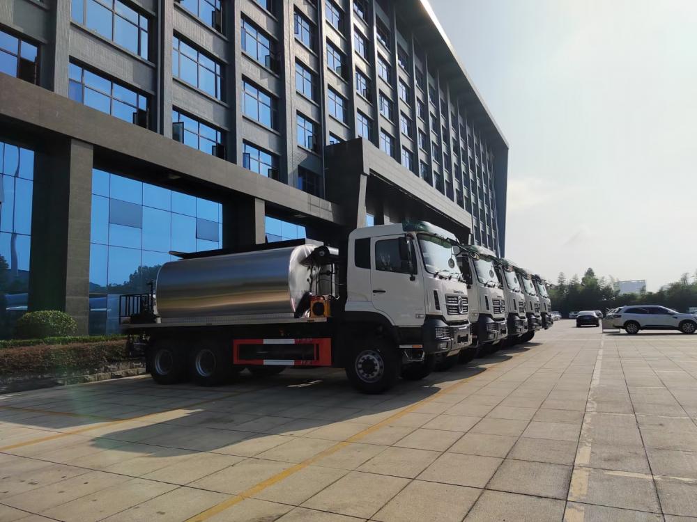 Dongfeng 6x4 10 wheeler 12000liters