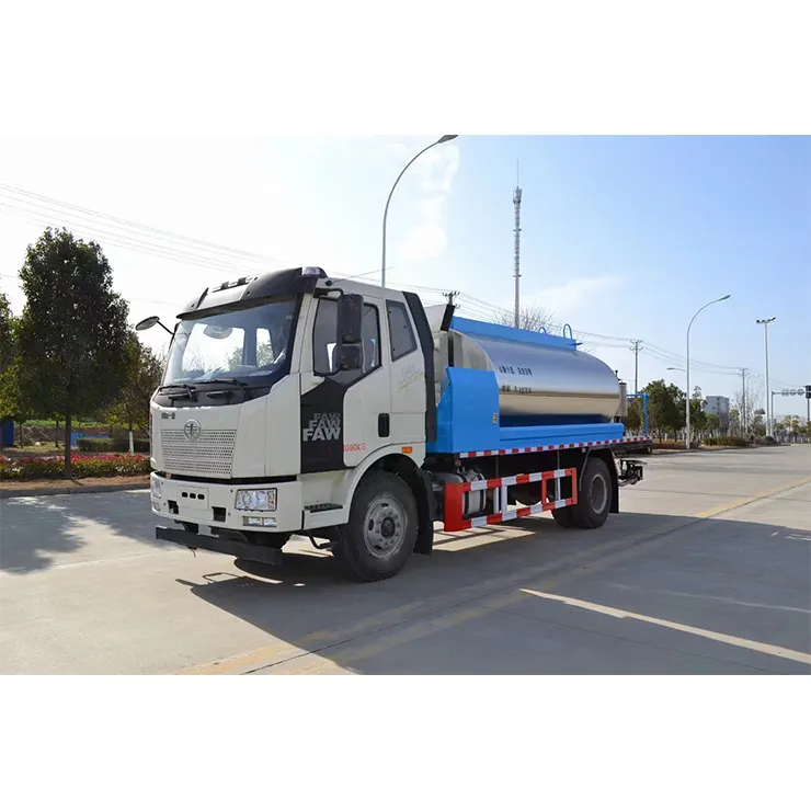 FAW 4x2 6 wheeler 8000liters Asphalt Distributor Bitumen Spreader Truck