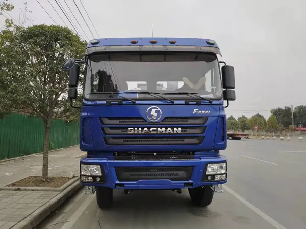 Shacaman 4x2 6 wheeler 10CBM 10000liters Asphalt Distributor Bitumen Spreader Truck