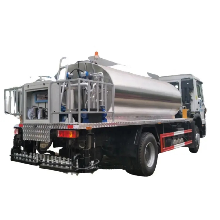 Sinotruk HOWO 4x2 6 wheeler 10CBM 10000liters Asphalt Distributor Truck