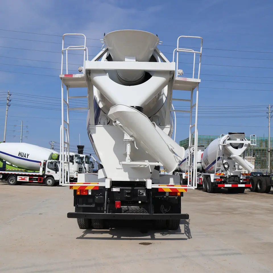 Dongfeng 4x2 6m³ Concrete Mixing Tank Truck