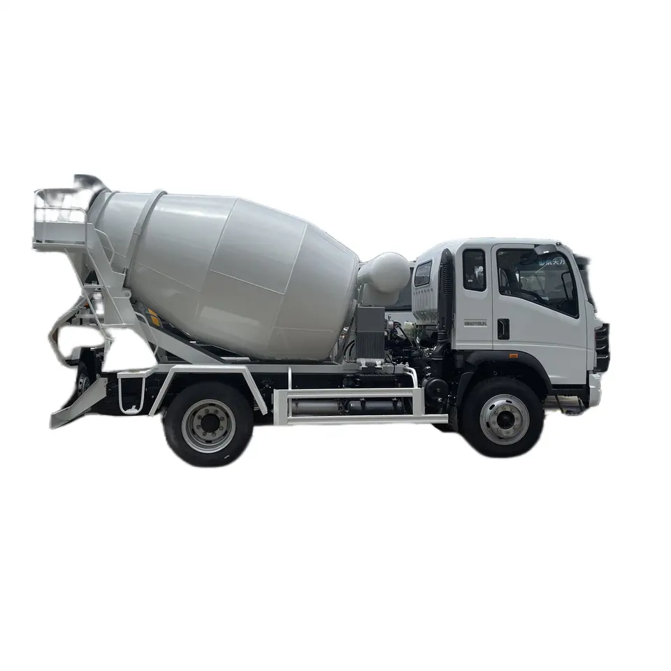 Sinotruck HOWO 4x2 6 wheeler 3 CBM concrete transit mixer truck