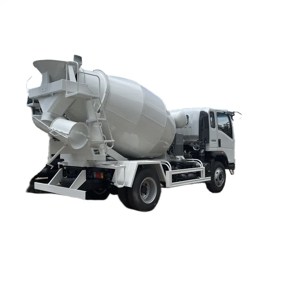 Sinotruck HOWO 4x2 6 wheeler 3 CBM concrete transit mixer truck