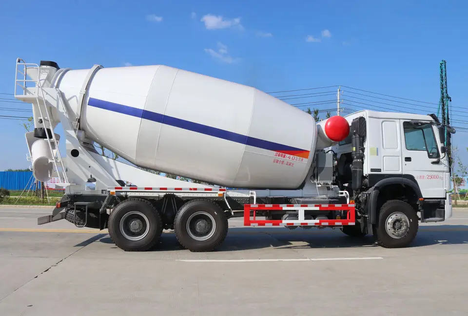 Sinotruck HOWO 6x4 10 wheeler 12 CBM concrete transit mixer truck