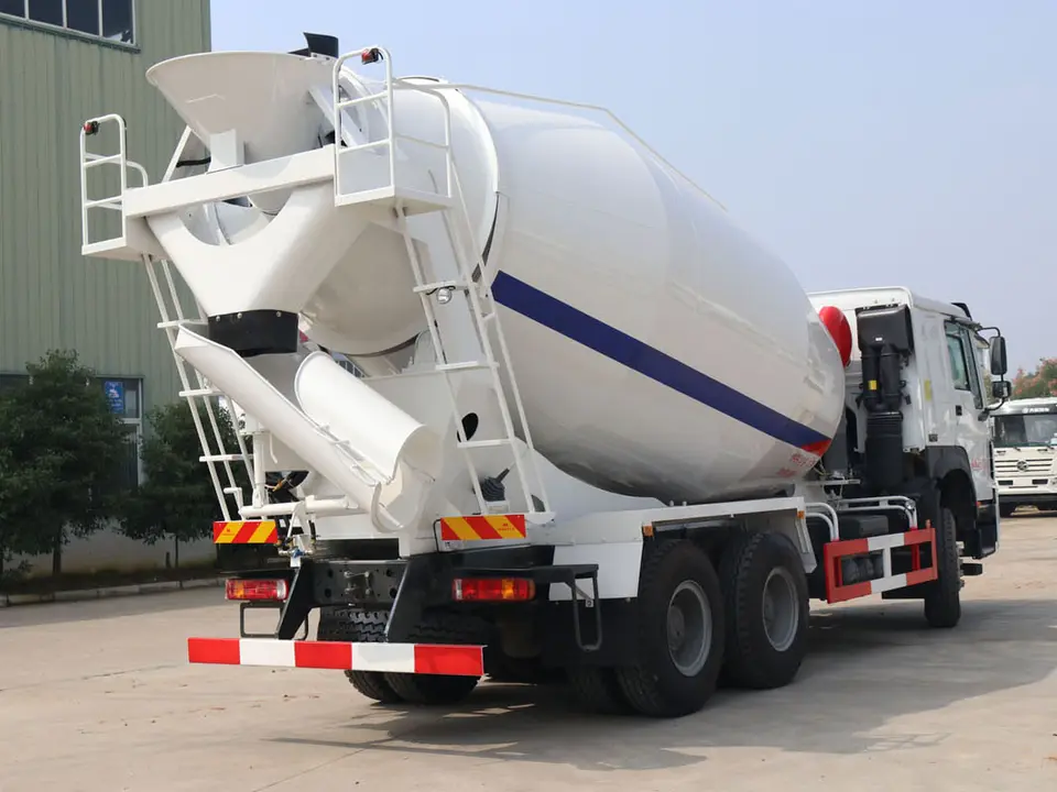 Sinotruck HOWO 6x4 10 wheeler 12 CBM concrete transit mixer truck