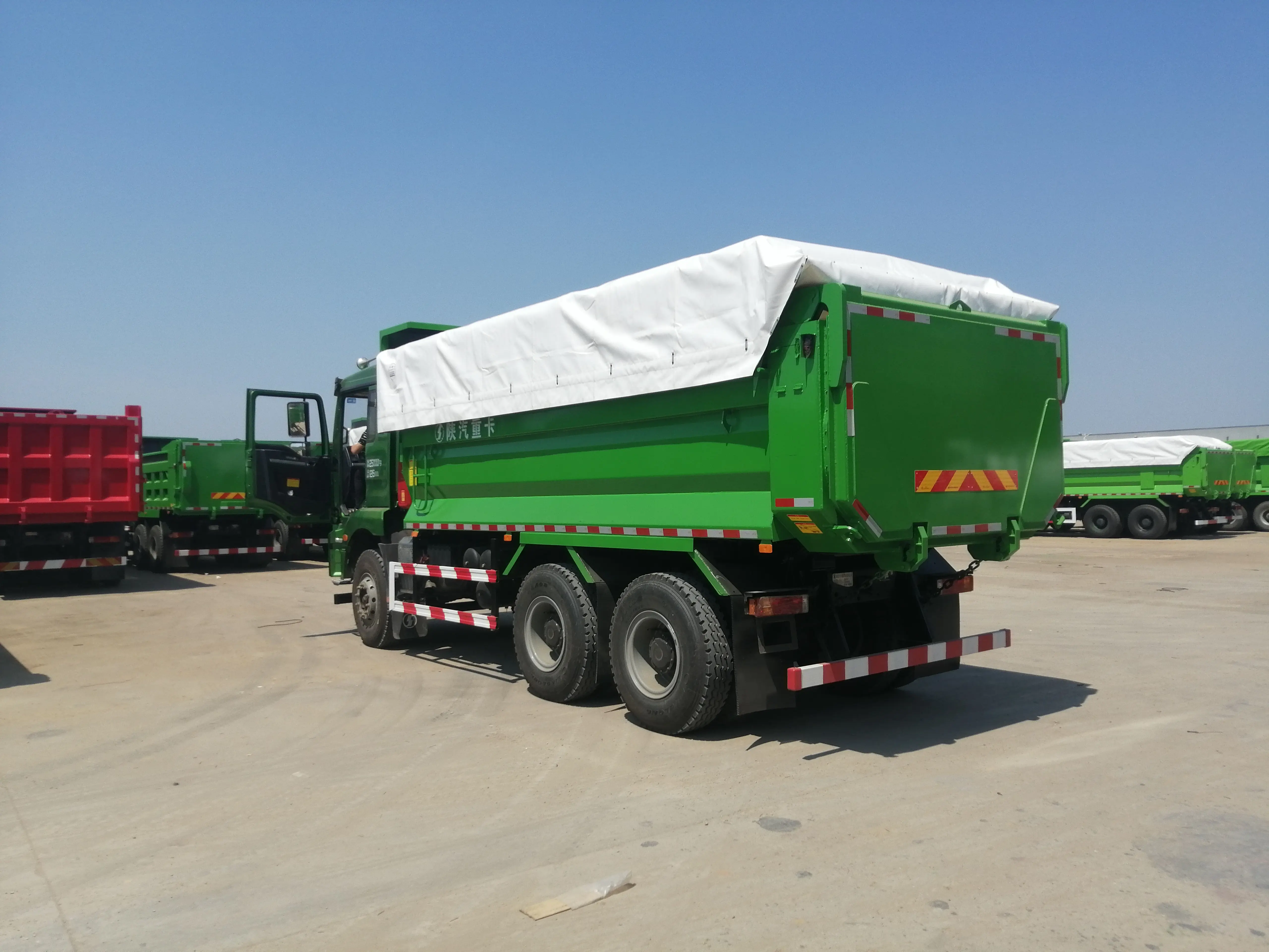 The new Shacman 6x4 10wheels 20ton-25ton Dump Truck