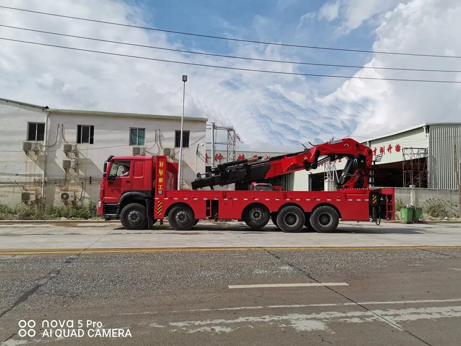 Sinotruk HOWO 10X4 14Wheels Truck 100Tons Truck Mounted Knuckle Crane
