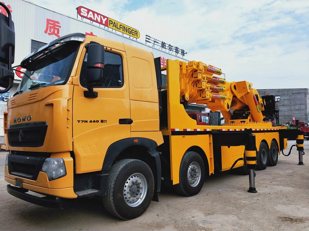 Sinotruk HOWO 10X4 14Wheels Truck 150Tons Truck Mounted Knuckle Crane