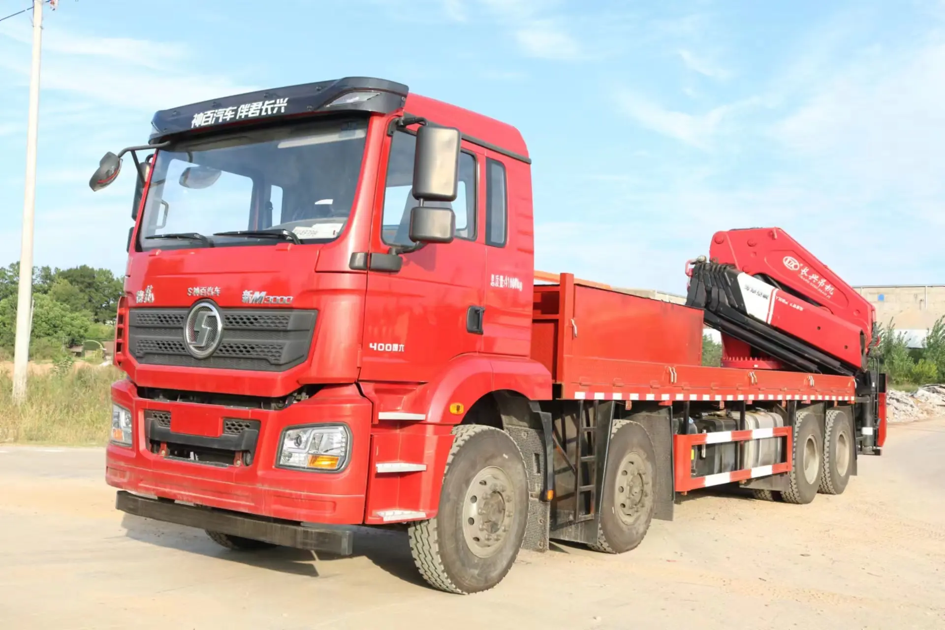 Shacman 8X4 12Wheels Cargo Truck with 16ton Knuckle Crane Install on the tailboard