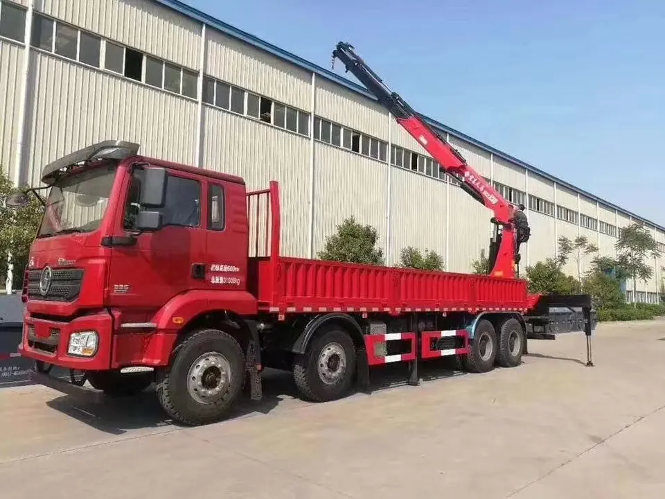 Shacman 8X4 12Wheels Cargo Truck with 16ton Knuckle Crane Install on the tailboard
