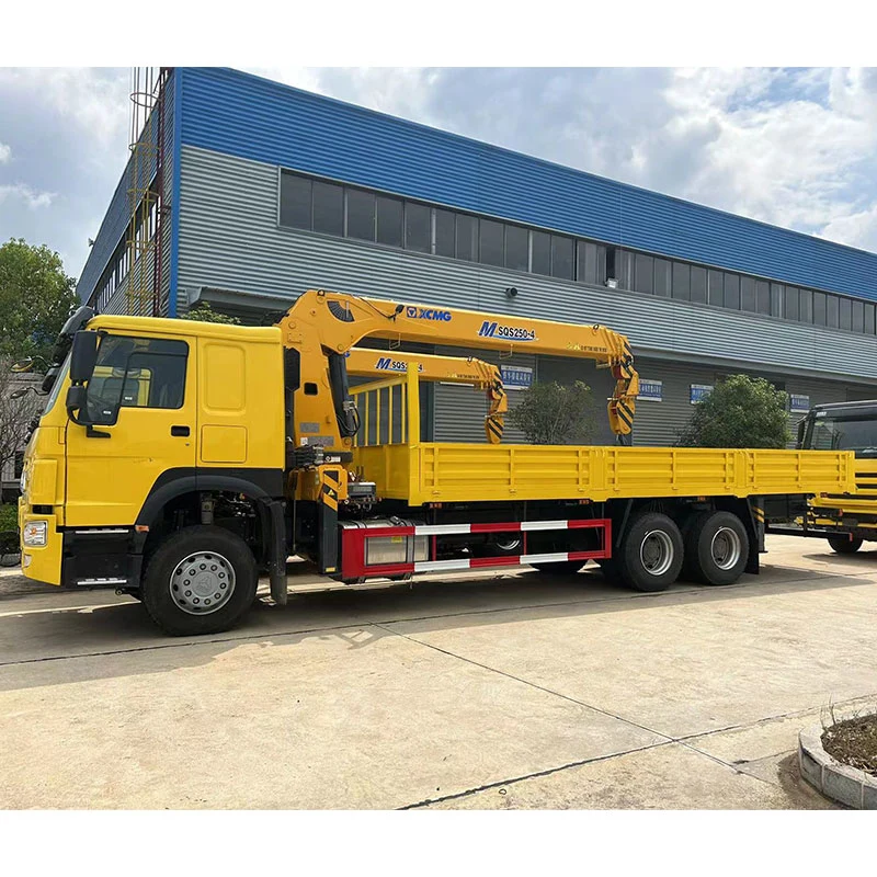Sinotruck HOWO 6X4 Cargo Truck with 14ton Straight Boom Crane