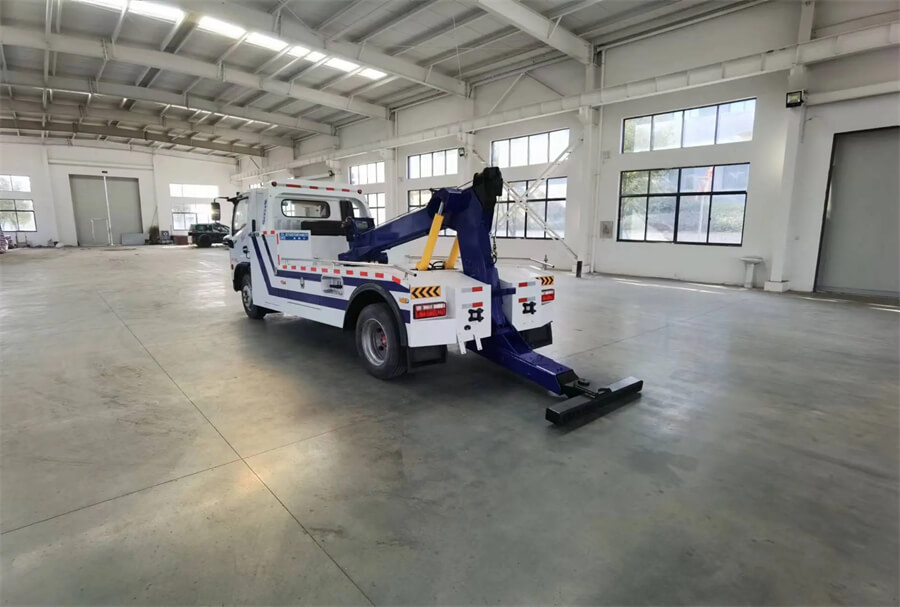 Dongfeng Mini Wheel Lifting Rollback Trucks Integrated Tow and Crane Wrecker Road Rescue Towing Truck
