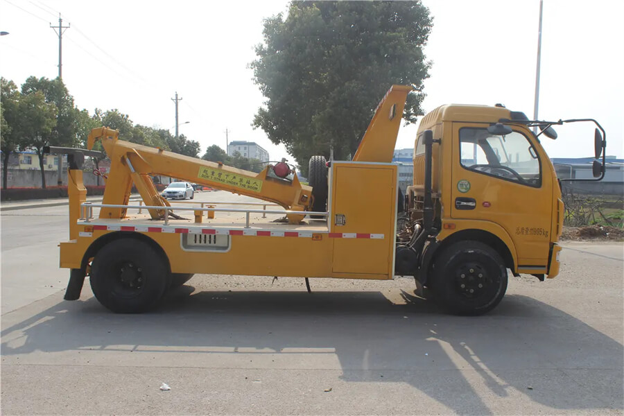 Dongfeng 3t-5t Boom Lift Police Road Rescue Truck 3ton-5ton Wheel-Lift Integrated Tow and Crane Wrecker
