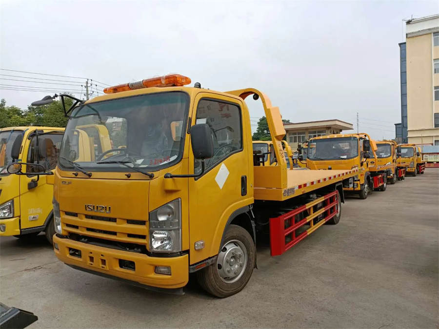 Isuzu 4t 5t Light Flatbed Platform Wrecker One-Towing-Two Road Car Rescue Towing Truck