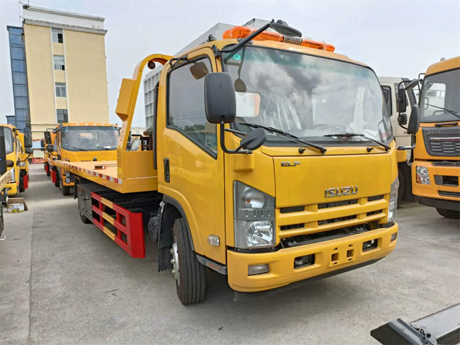 Isuzu 4t 5t Light Flatbed Platform Wrecker One-Towing-Two Road Car Rescue Towing Truck