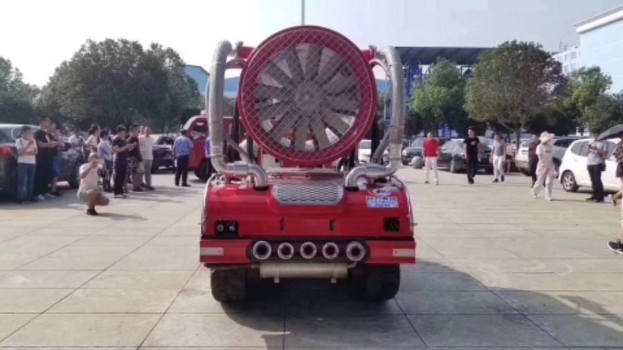 Mobile fire fighting robot