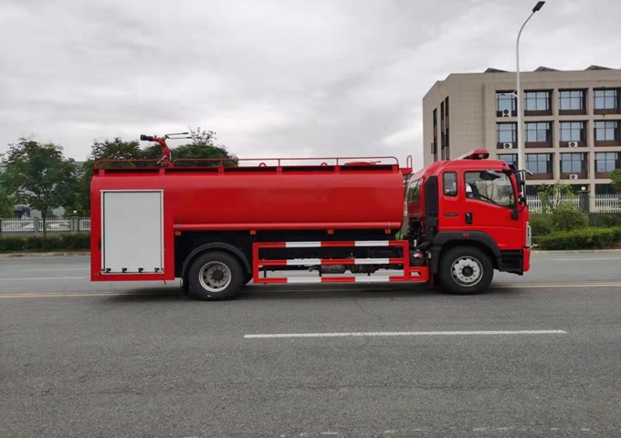 10CBM water sprinkler fire truck