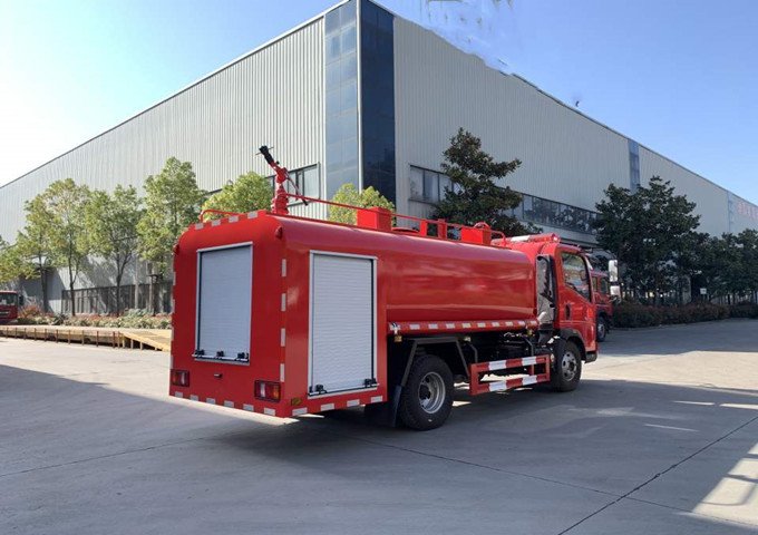 HOWO 8tons water sprinkler fire truck