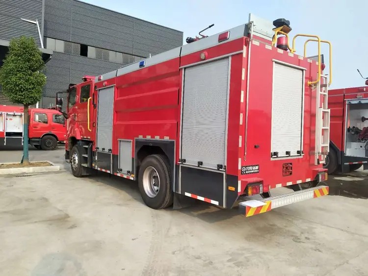 ISUZU GIGA Dry Chemical Powder Fire Truck
