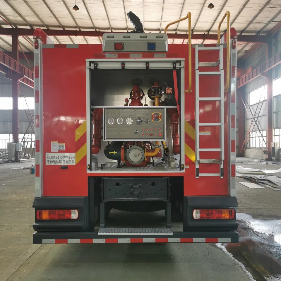 SINOTRUK HOWO 4X4 Foam dry powder fire engine