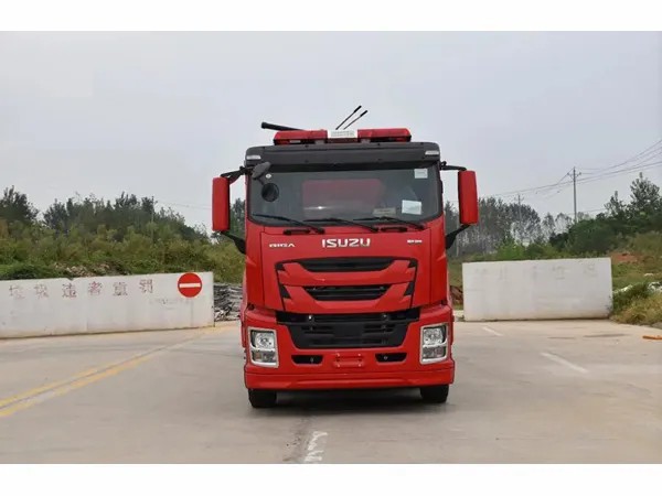 ISUZU GIGA dry powder water foam fire engine