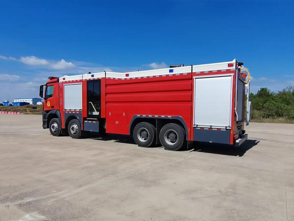 Mercedes Benz Super Heavy Duty Foam Fire Truck