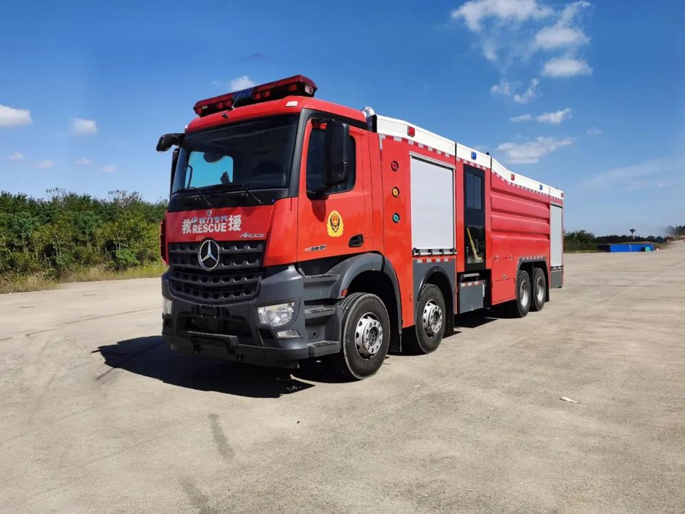 Mercedes Benz Super Heavy Duty Foam Fire Truck