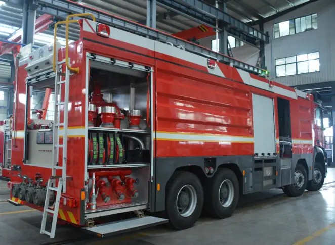 Mercedes Benz Super Heavy Duty Foam Fire Truck