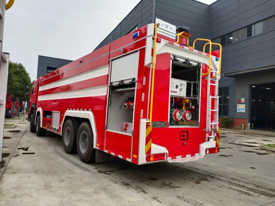 Sinotruck howo 8X4 Foam Fire Truck