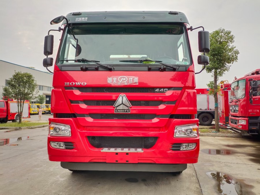 Sinotruck howo 8X4 Foam Fire Truck