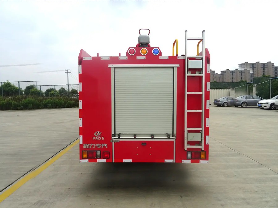 ISUZU 600P 6tonsLiquid Water Foam Tank Fire Truck