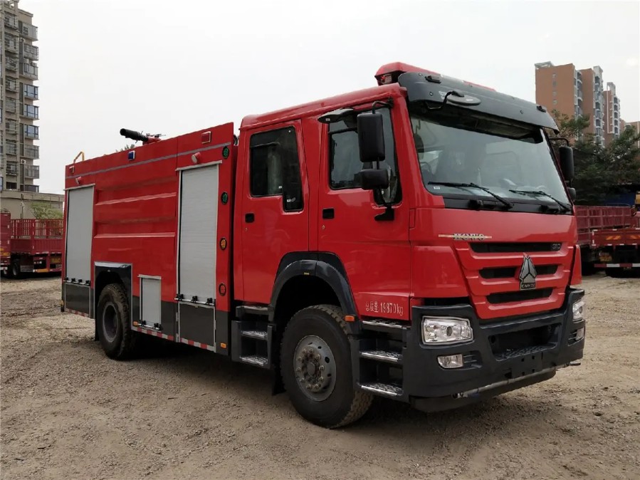 HOWO 9000 Liters Foam Water Fire Fighting Truck