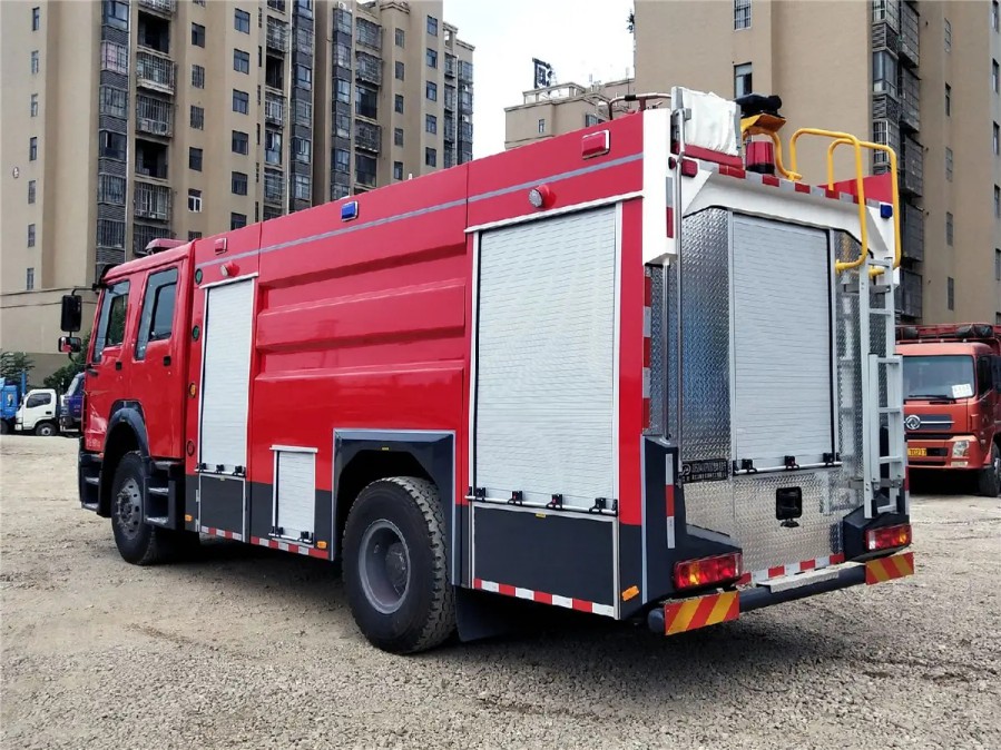 HOWO 9000 Liters Foam Water Fire Fighting Truck