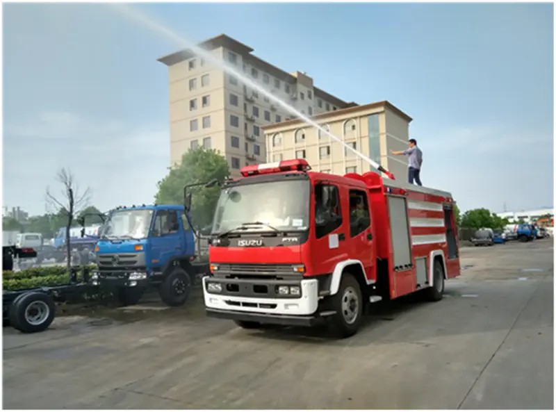 ISUZU FTR 10Tons Foam Tank Fire Fighting Truck