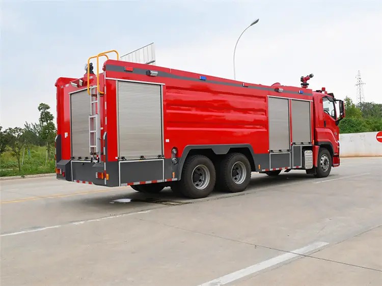 ISUZU GIGA 6x4 16000Liters Water Foam Fire Truck